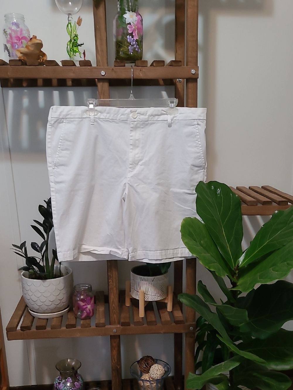 Men's White Izod Saltwater Stretch Shorts